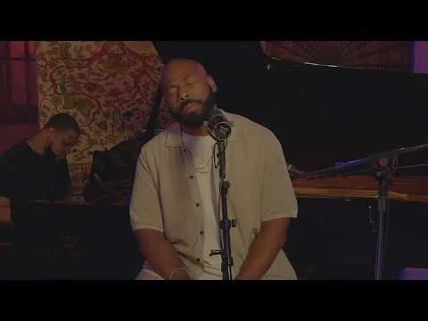 Glory To God by Anthony Evans video thumbnail