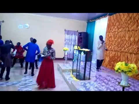 Kale Nilitembea (Usifiwe Msalaba, Tenzi No. 22) by Mbarikiwa video thumbnail