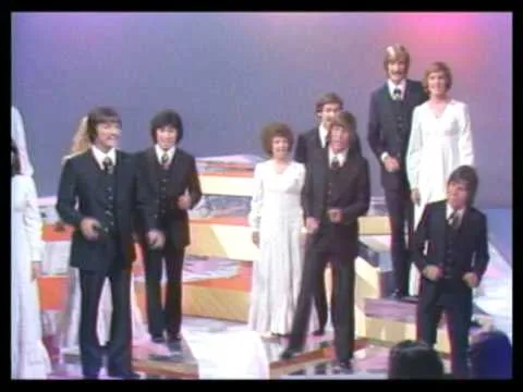 I Got Jesus Right Here in My Heart by Heritage Singers video thumbnail