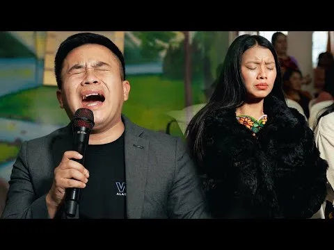 Que Te Han Visto Llorar  by Hillsong UNITED video thumbnail