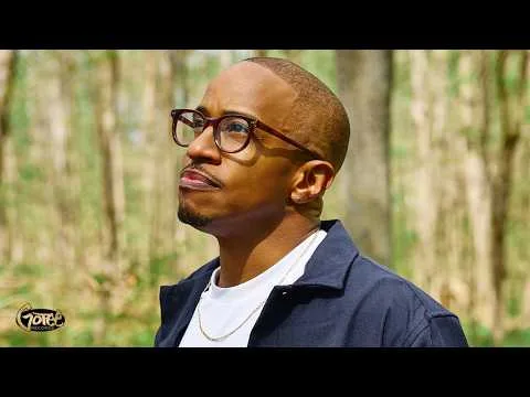 Holding on (Praise God) official video thumbnail