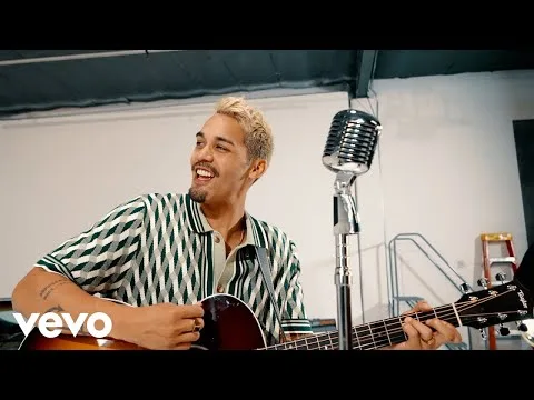 Next To Me by Ryan Ellis video thumbnail